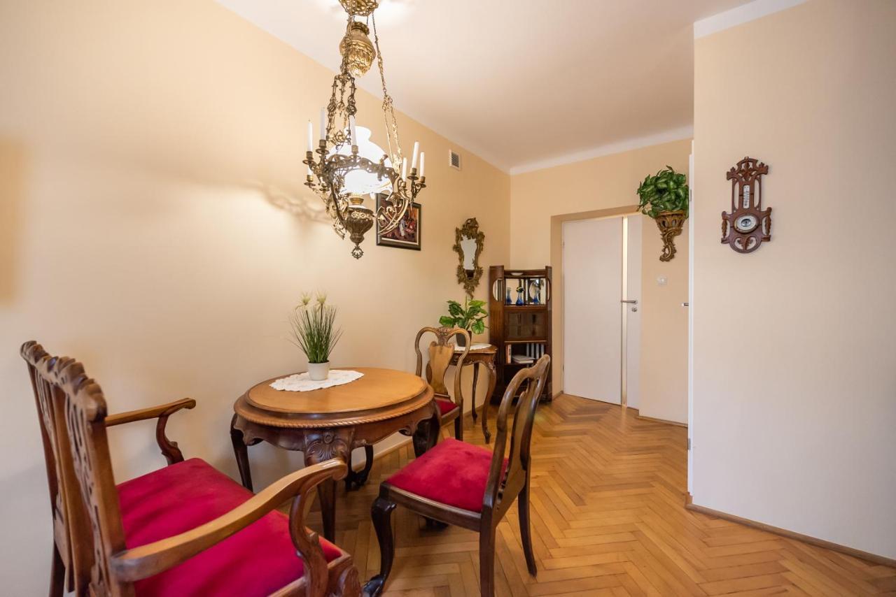 Downtown Antique Apartment Warschau Exterior foto